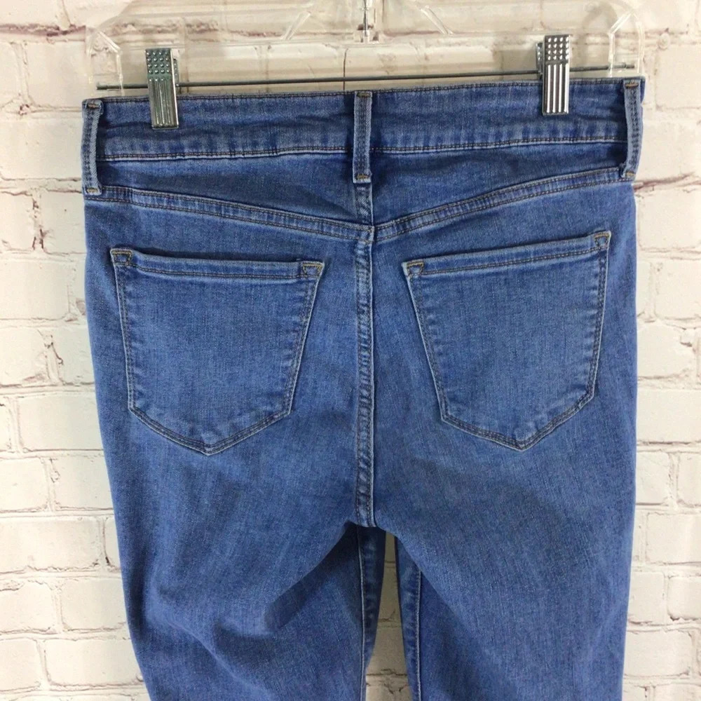 Women’s Old Navy Rock Star Mid-Rise Blue Medium Wash Denim Jeans - Size 6 - Picture 4 of 7